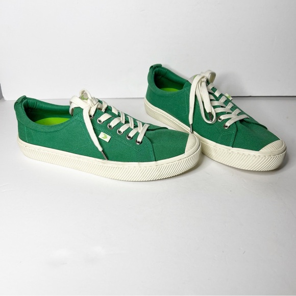 Cariuma Other - Cariuma OCA Low green canvas sneaker